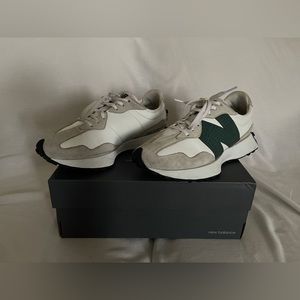 New Balance 327 Shoes